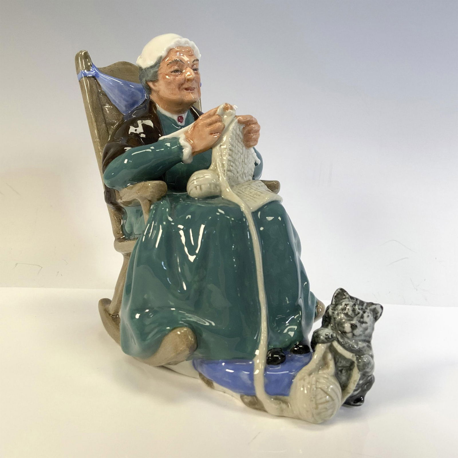 Twilight HN2256 - Royal Doulton Figurine (1 of 3)