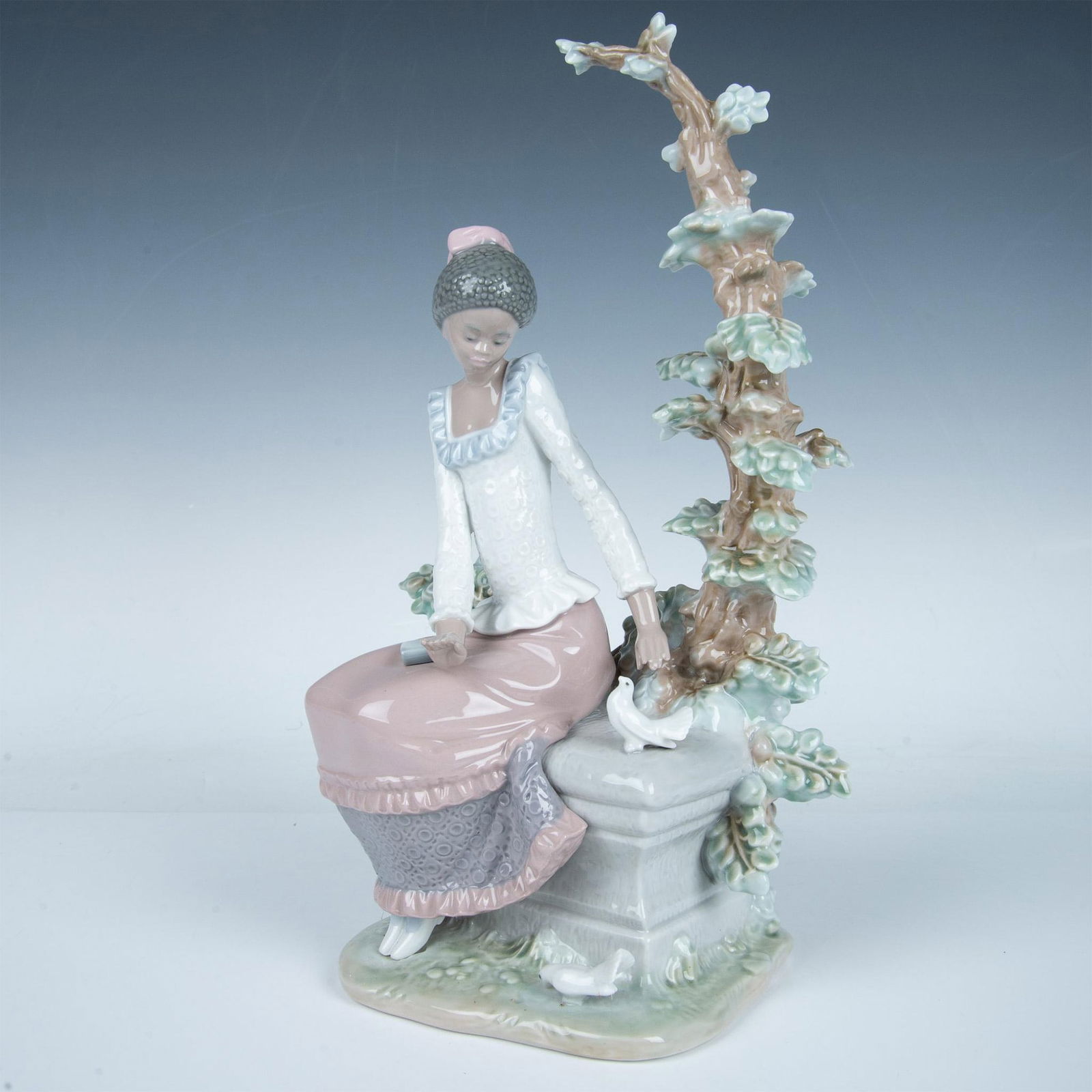 Harmony 1005159 - Lladro Porcelain Figurine: Glossy finish; Lladro backstamp. Artist: Jose Roig Issued: 1982 - 1998 Dimensions: 12.5"H Manufacturer: Lladro Country of Origin: Spain