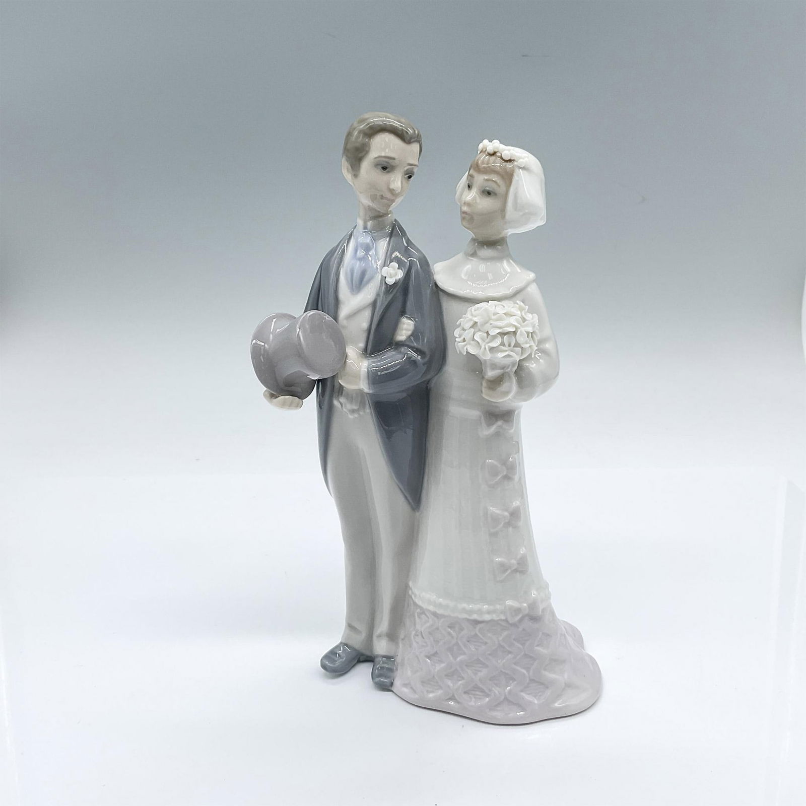 Wedding 1004808 - Lladro Porcelain Figurine (1 of 3)