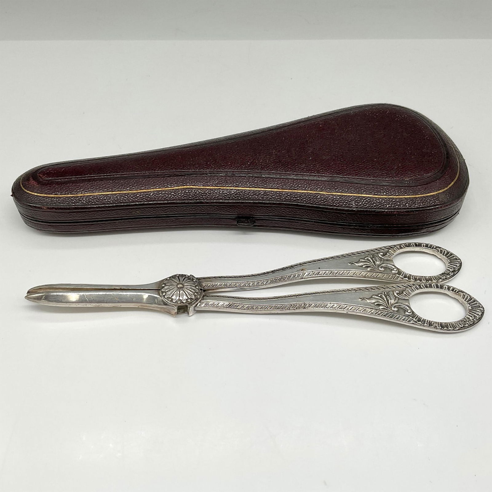 Victorian Cased Silver Plated Grape Scissors (1 of 3)