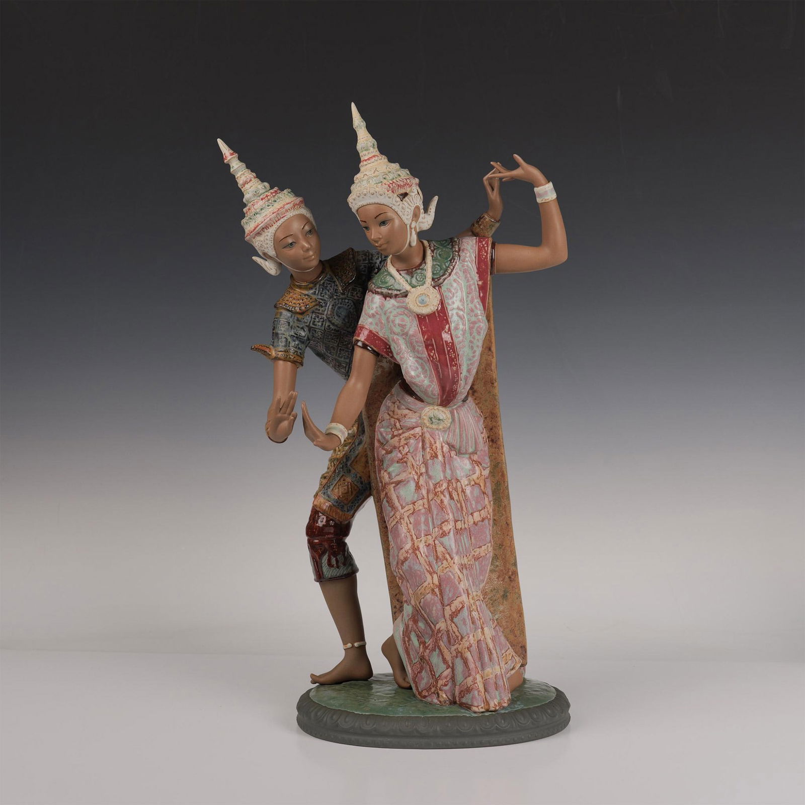 Thailandia 1012058 - Lladro Porcelain Figurine (1 of 6)