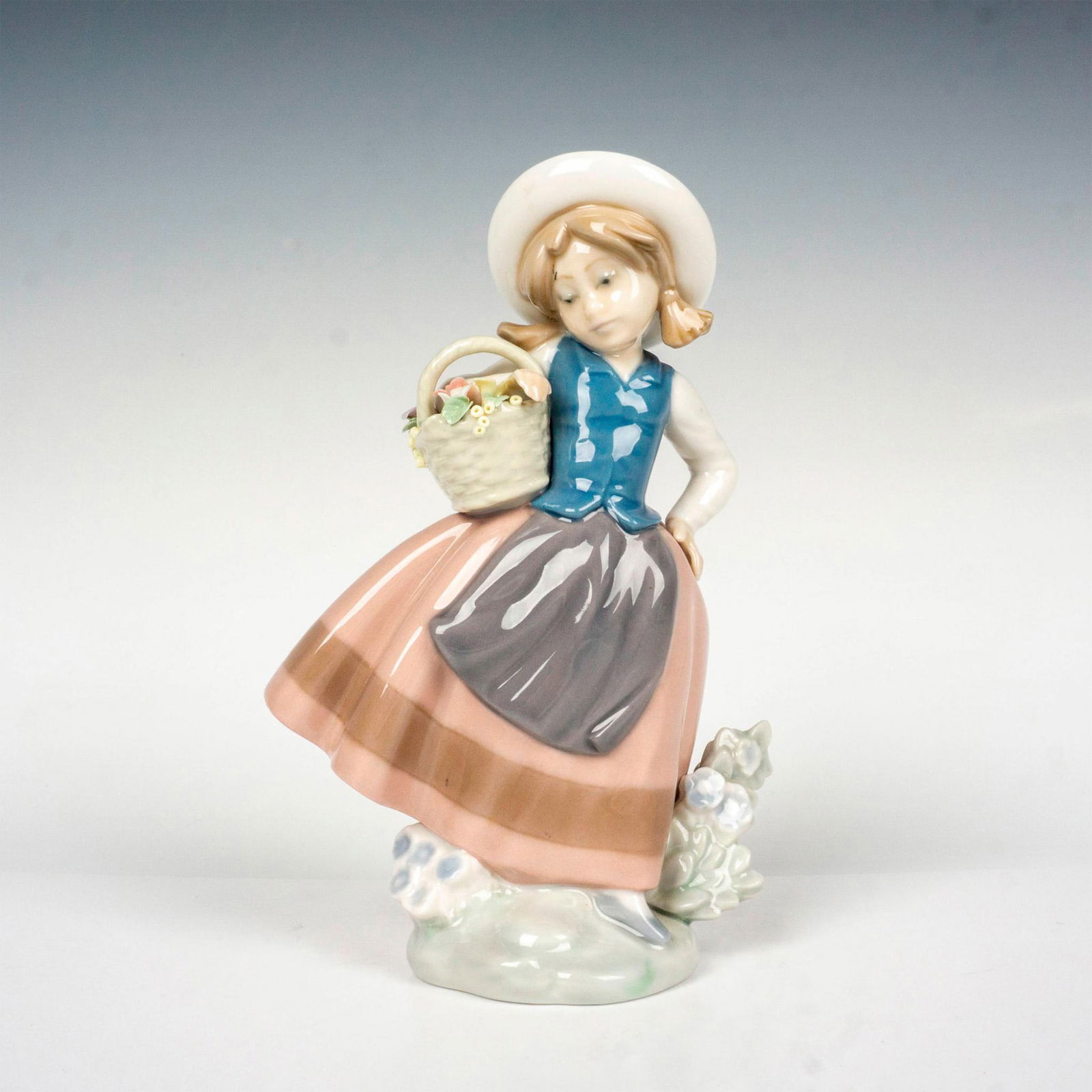 Sweet Scent 1005221 - Lladro Porcelain Figurine (1 of 3)