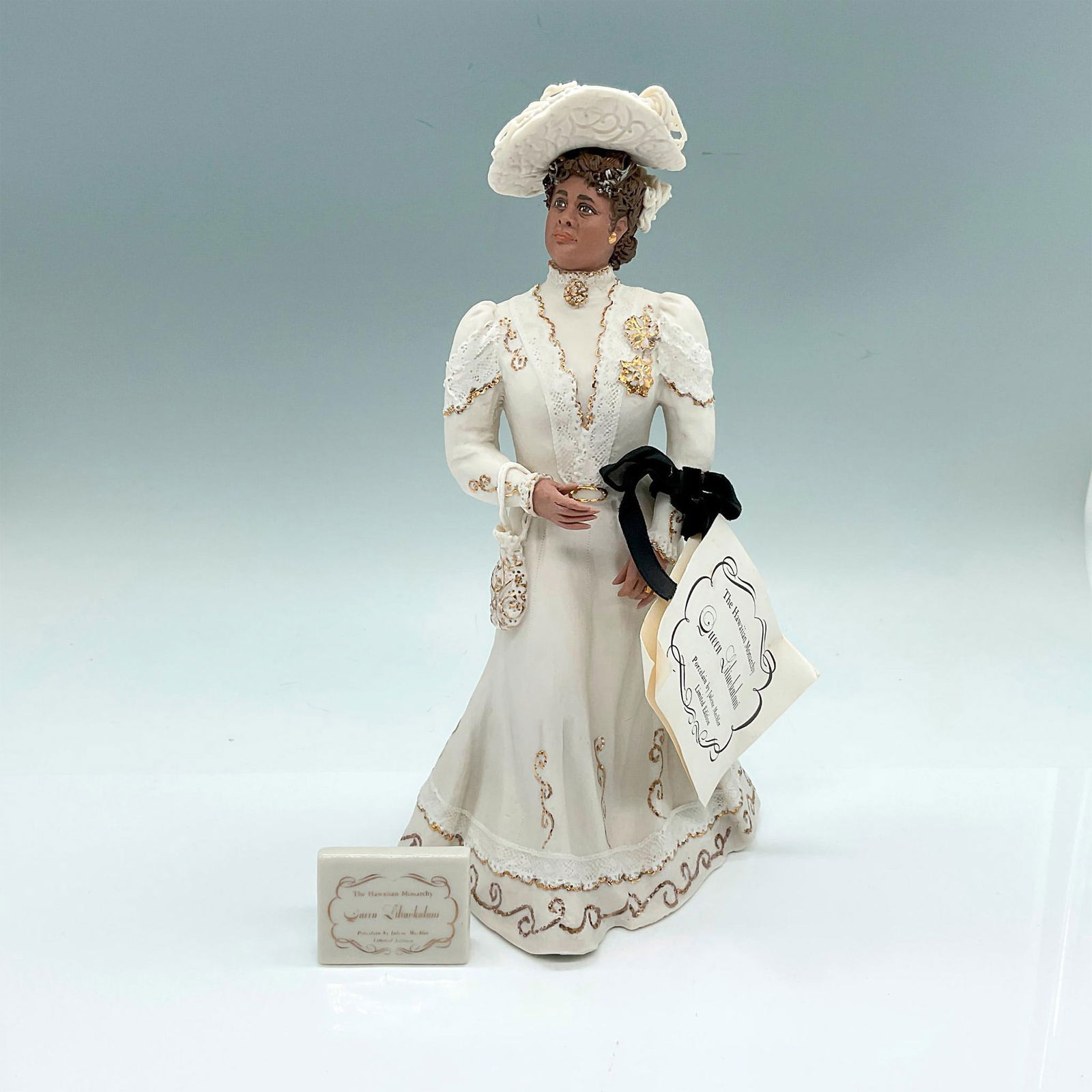 Julene Mechler Hawaiian Figurine + Plaque, Liliuokalani