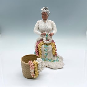 2pc Julene Mechler Hawaiian Figurines, Hawaiian Lei Seller