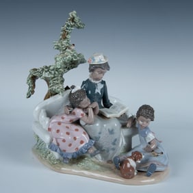 Family Roots 1005371 - Lladro Porcelain Figurine