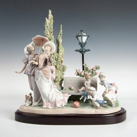 A Stroll In The Park 1001519 - Lladro Porcelain Figurine