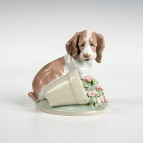 It Wasn't Me! 1007672 - Lladro Porcelain Figurine