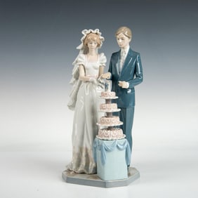 Wedding Cake 1005587 - Lladro Porcelain Figurine