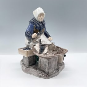 Bing and Grondahl Figurine, Fisherman's Wife 2233
