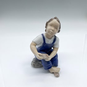 Bing and Grondahl Porcelain Figurine, Please Help, Mommy