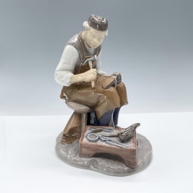 Bing and Grondahl Figurine, Cobbler 2228