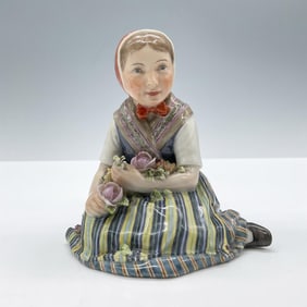 Royal Copenhagen Figurine, Slesvig Girl 12417