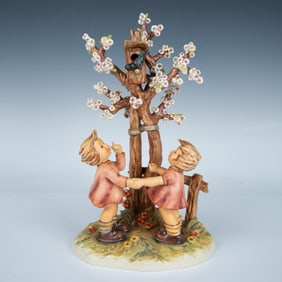 Goebel Hummel Figurine, Welcome Spring