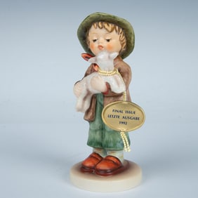 Goebel Hummel Figurine, Lost Sheep 68