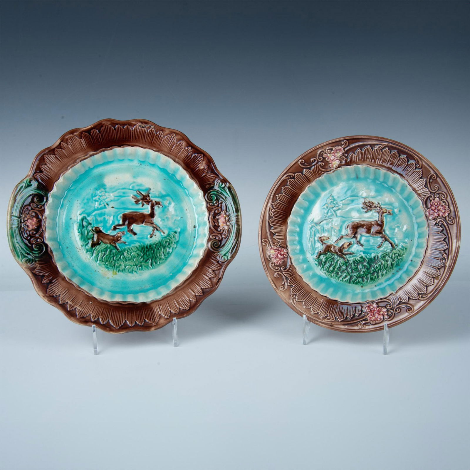 2pc Majolica Pottery Hunting Plates (1 of 4)