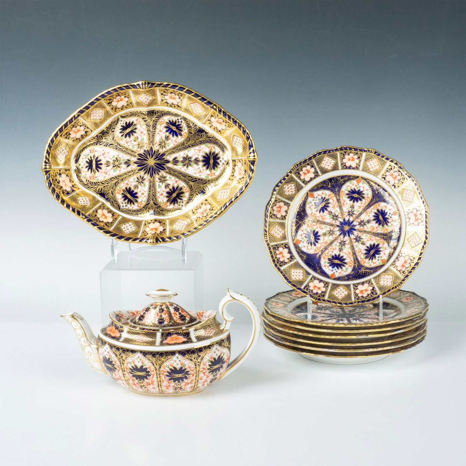 9pc Royal Crown Derby Plates, Serving Dish + Teapot (1 of 6)