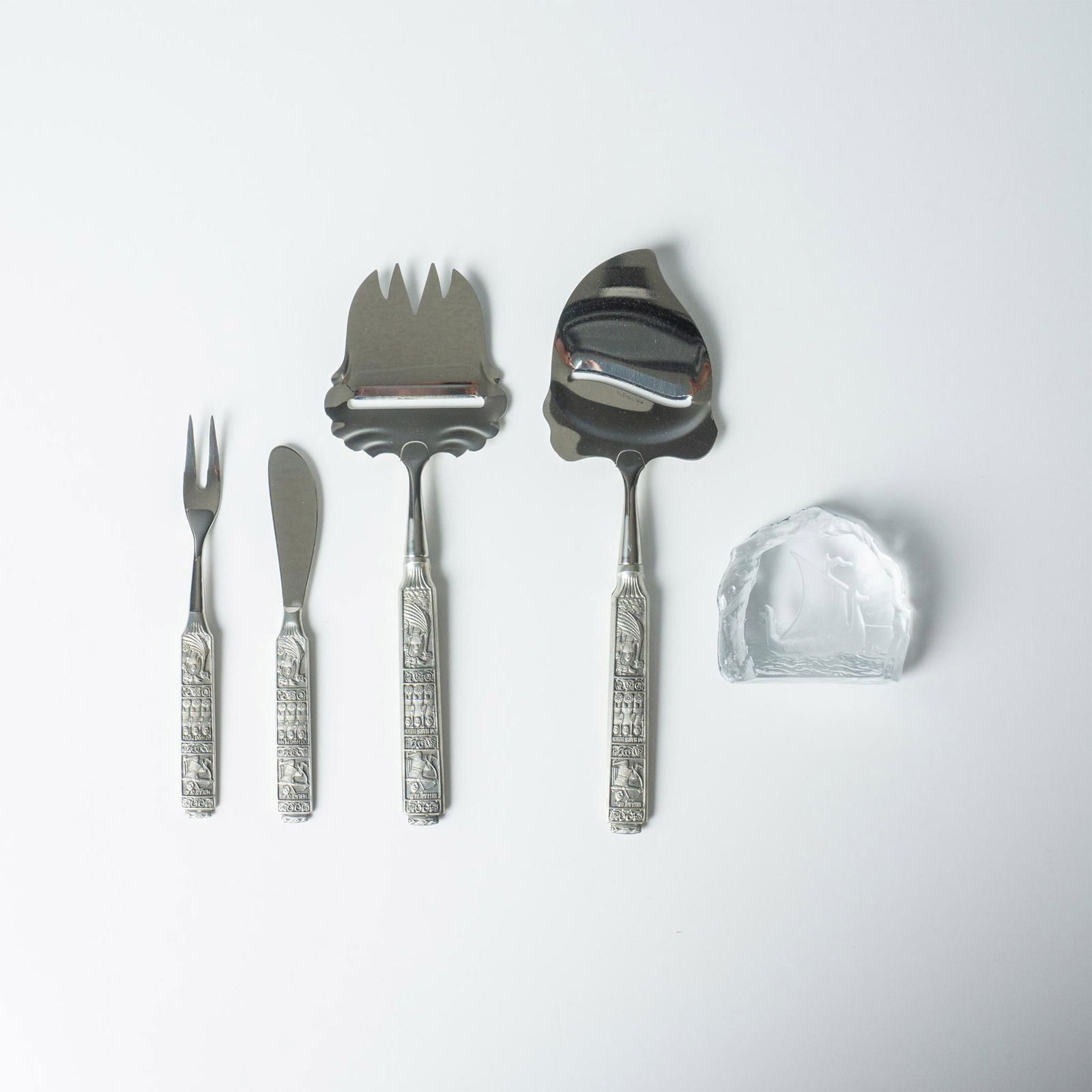 5pc Assortment of Nordic Serving Utensils + Paperweight (1 of 12)