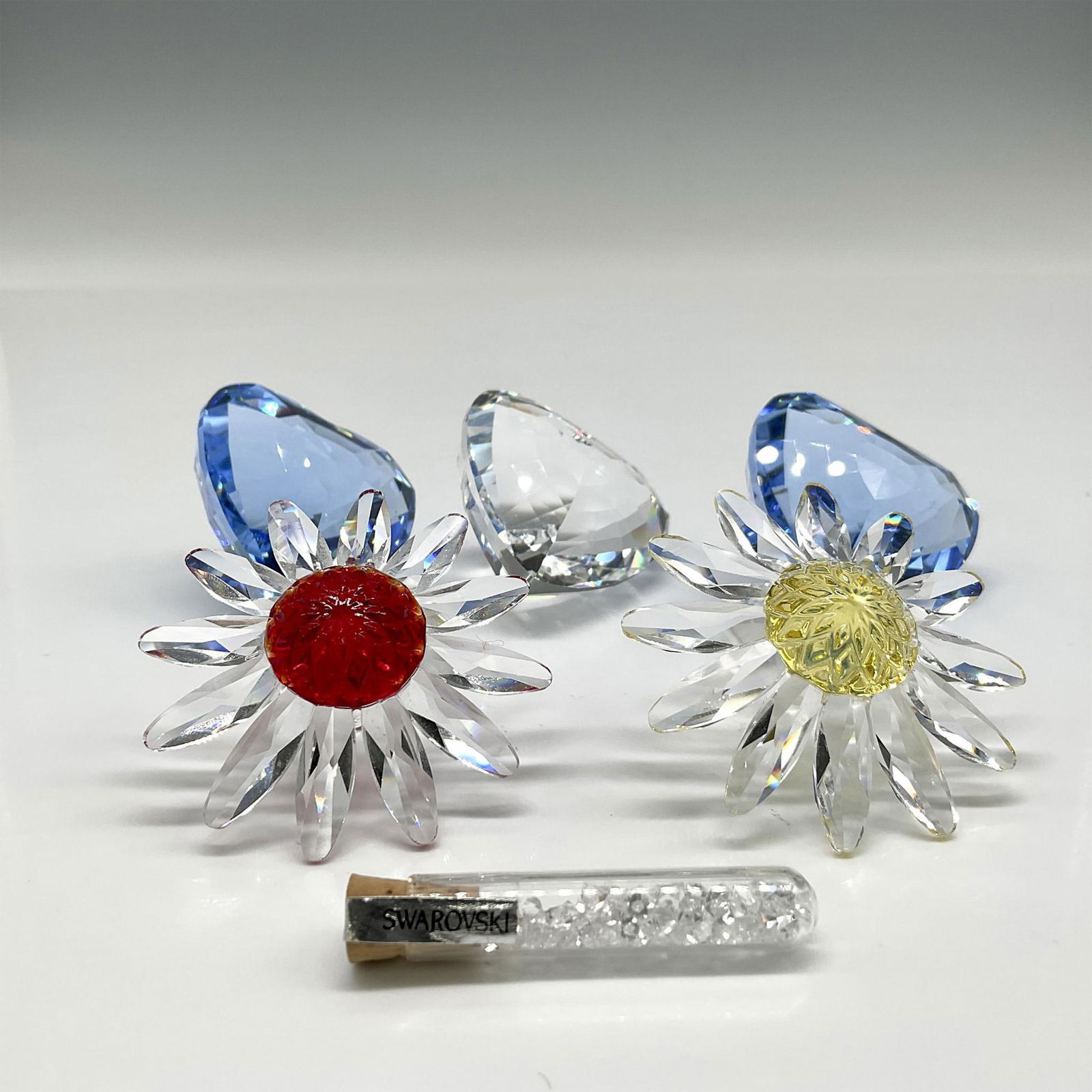 6pc Swarovski CS Crystal Heart Paperweights and Flowers (1 of 3)