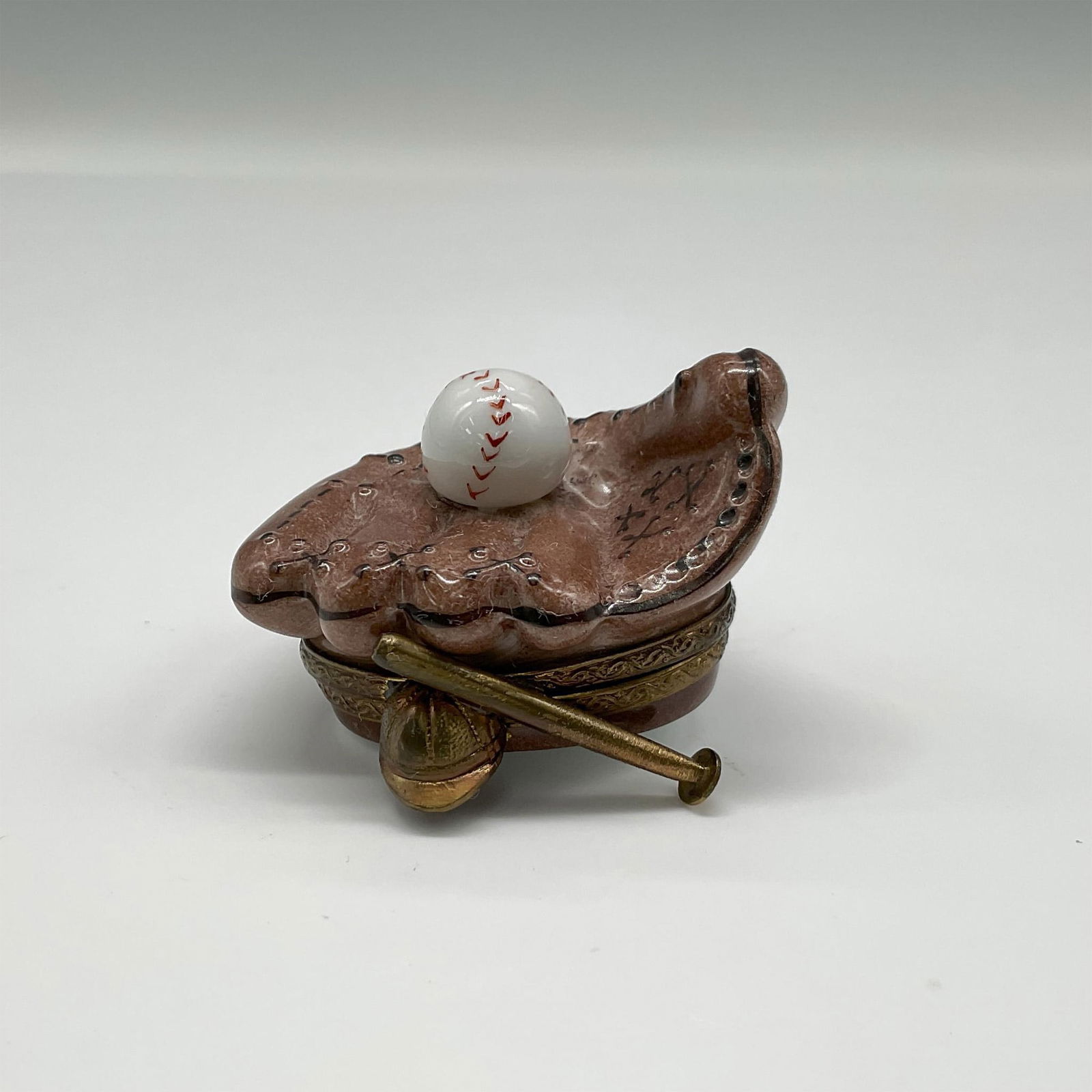 Limoges Peint Main Box, Baseball Glove (1 of 4)