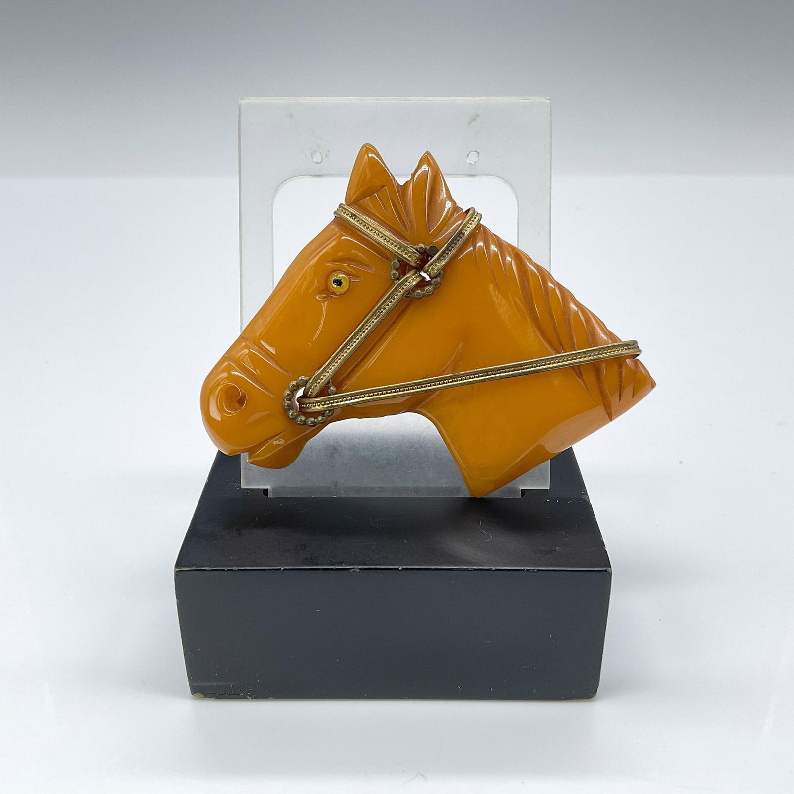 Vintage Bakelite Carved Horse Head Pin Brooch (1 of 3)
