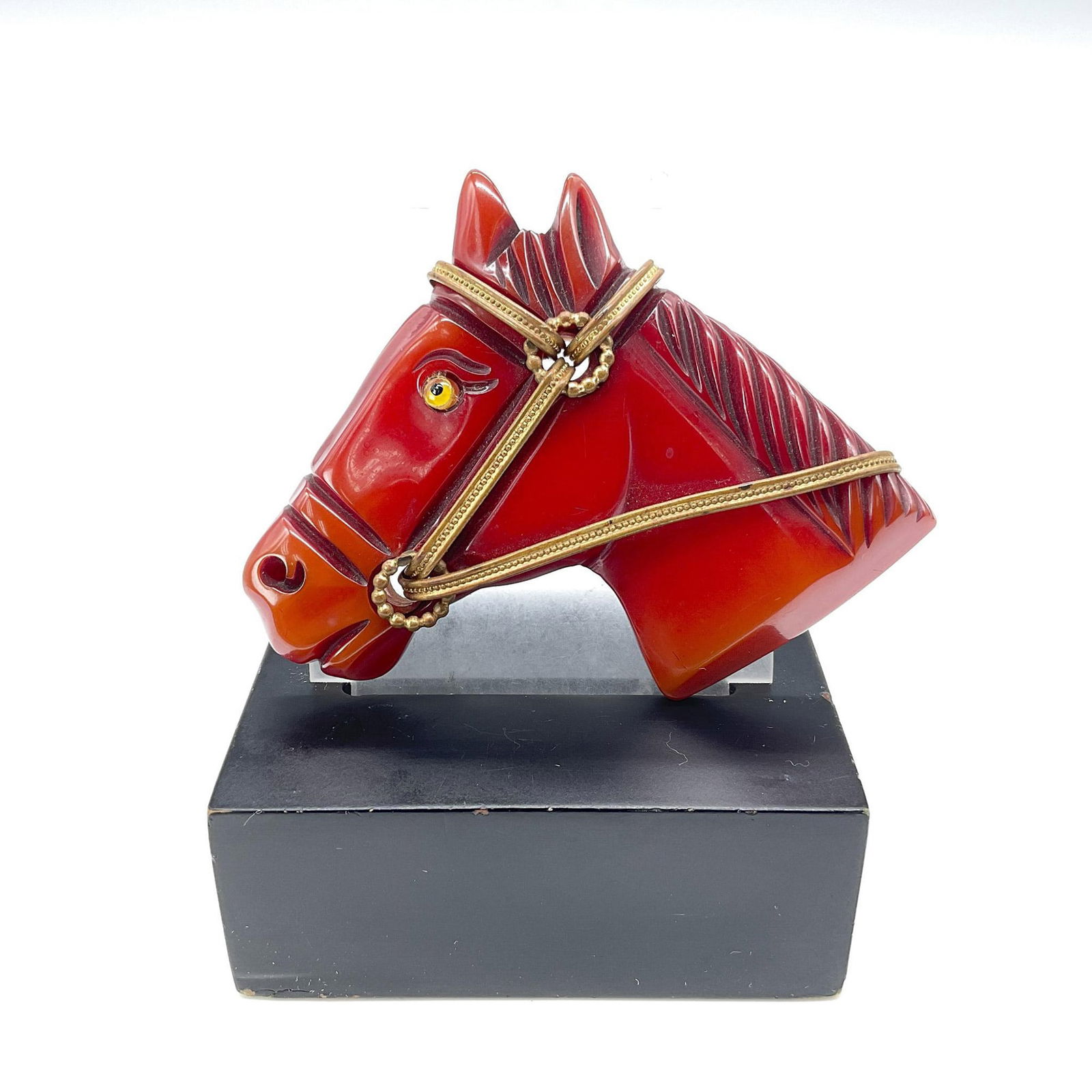 Vintage Bakelite Carved Horse Head Pin Brooch (1 of 3)