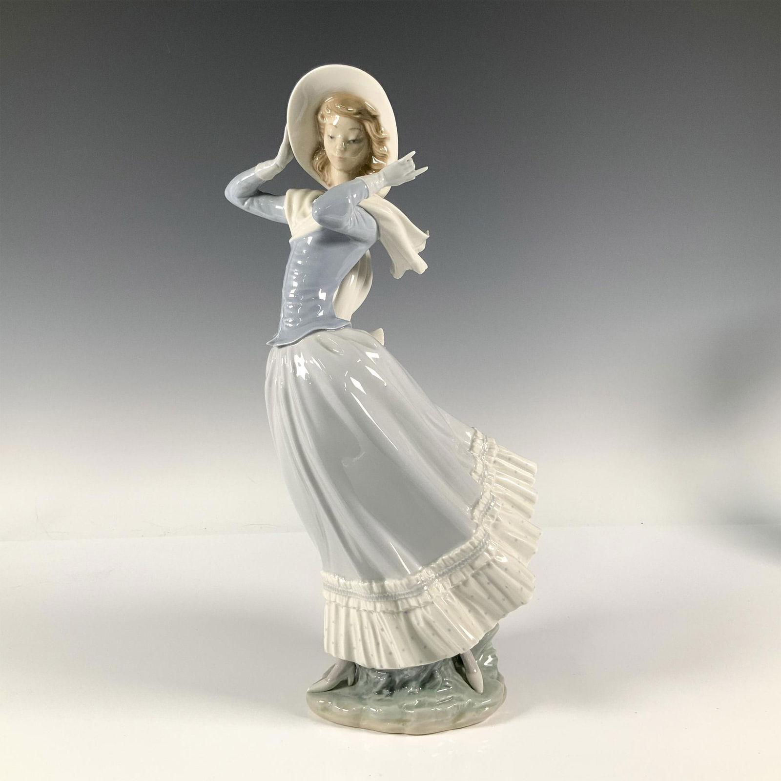 Spring Breeze 1004936 - Lladro Porcelain Figurine (1 of 3)