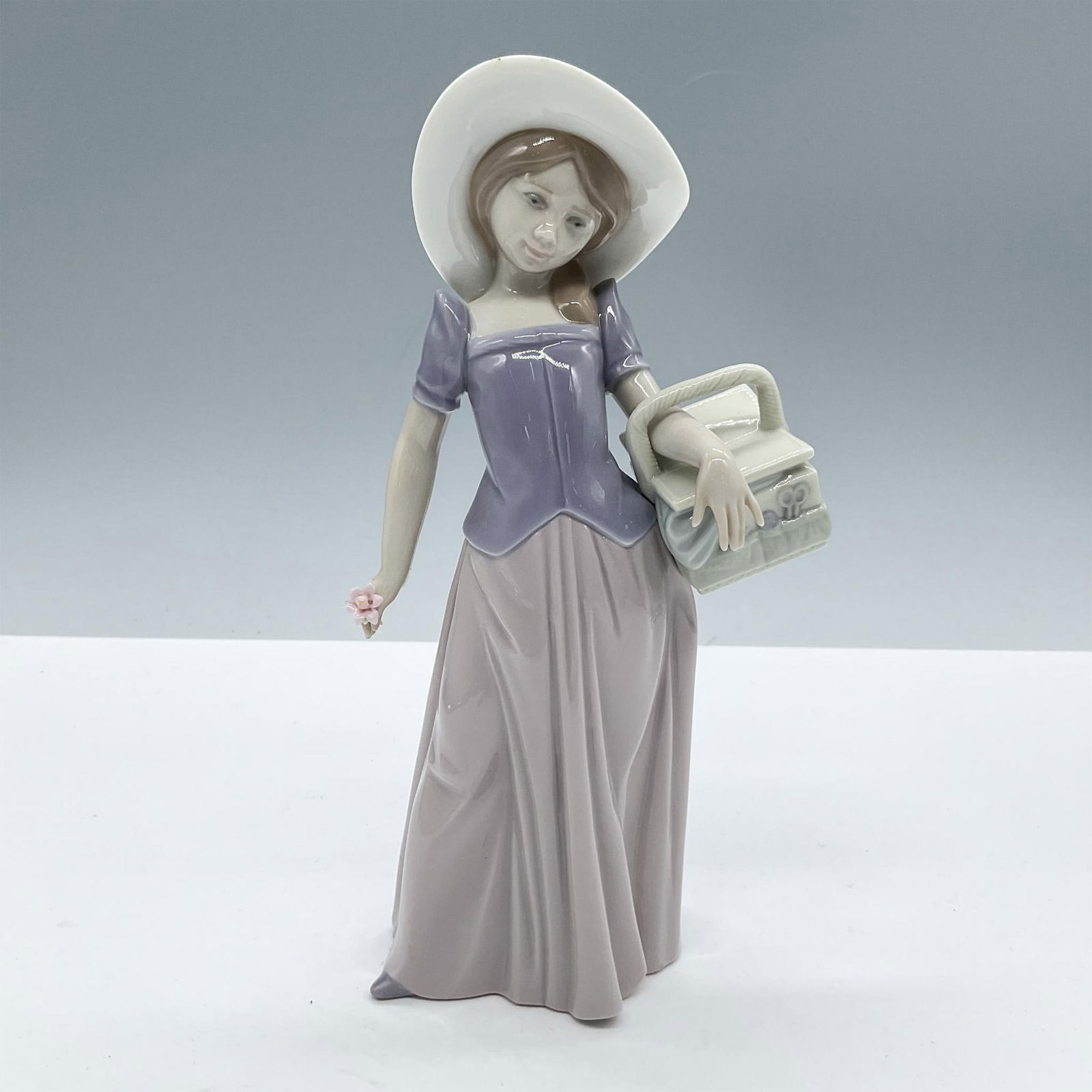 Tailor Made 1006489 - Lladro Porcelain Figurine (1 of 3)