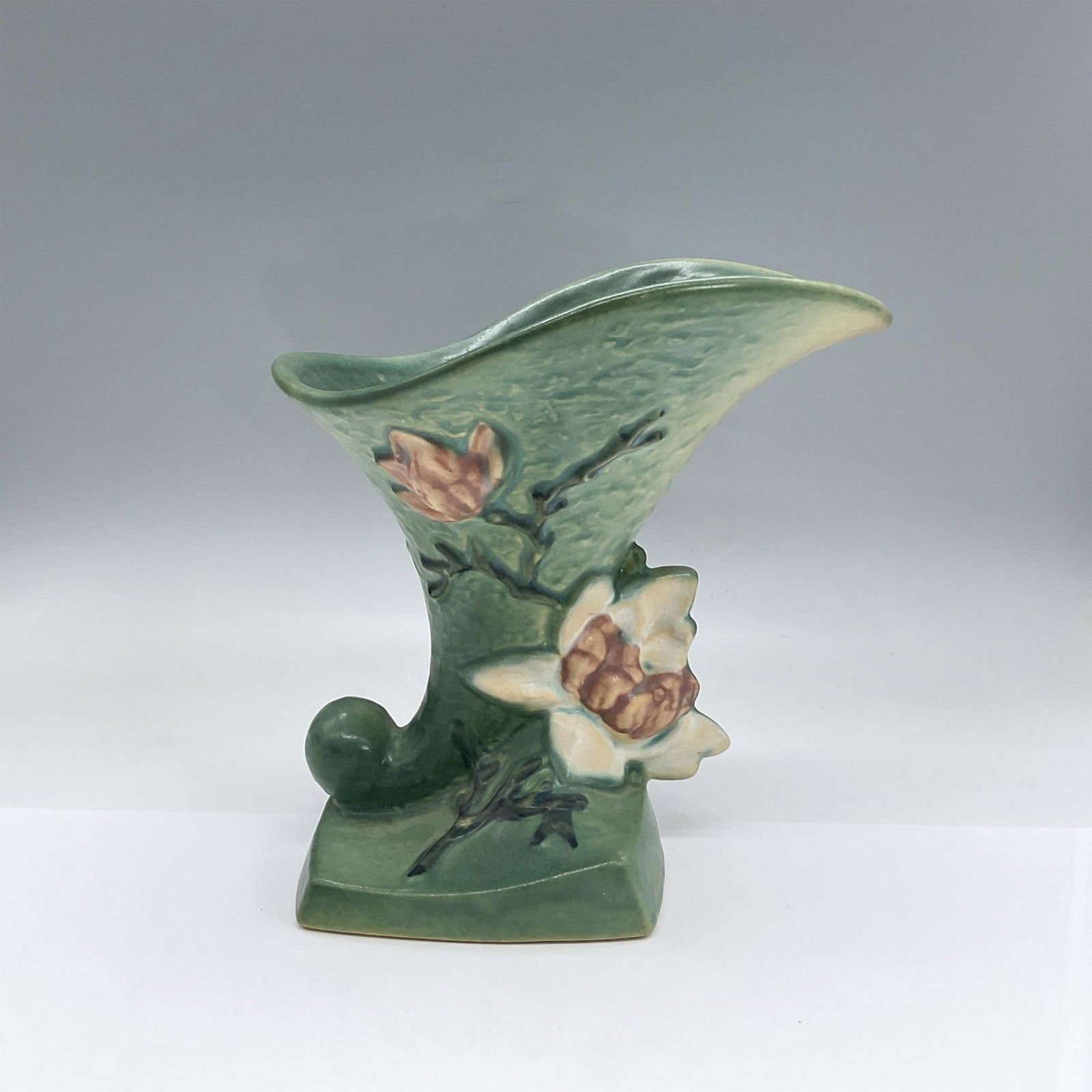 Roseville Pottery Cornucopia Vase, Magnolia Green (1 of 3)
