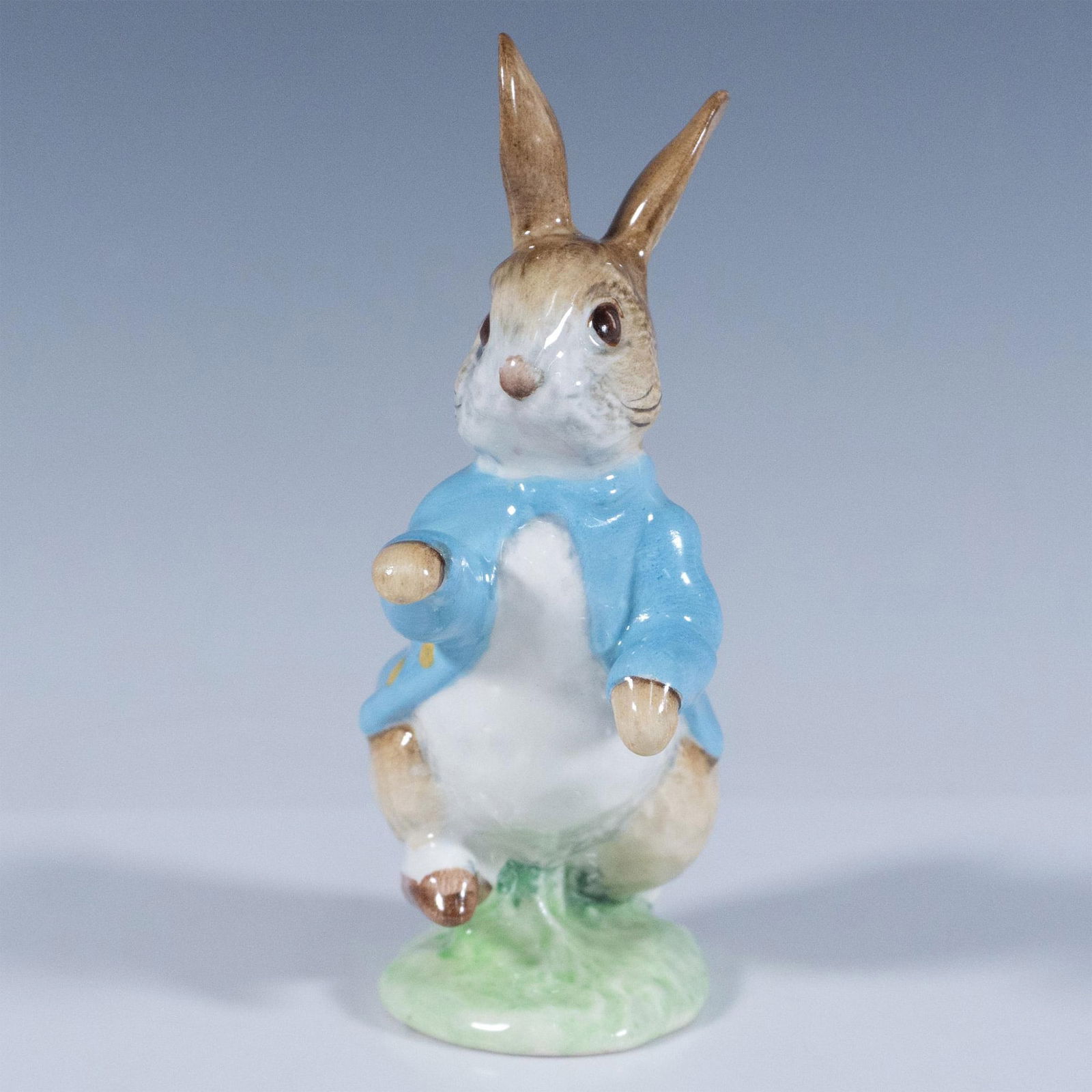 Beswick Beatrix Potter Figurine, Peter Rabbit, Gold Oval (1 of 3)