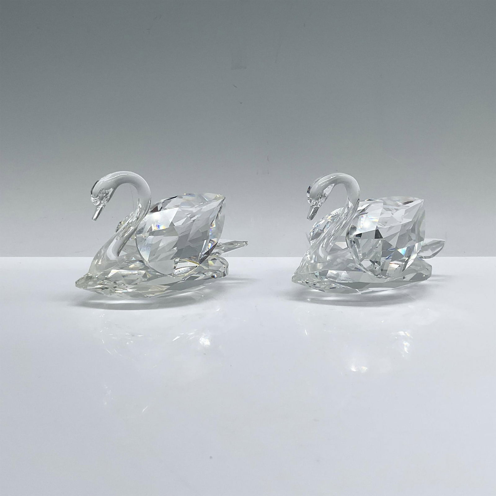 2pc Swarovski Crystal Figurines, Swan 010005 (1 of 3)