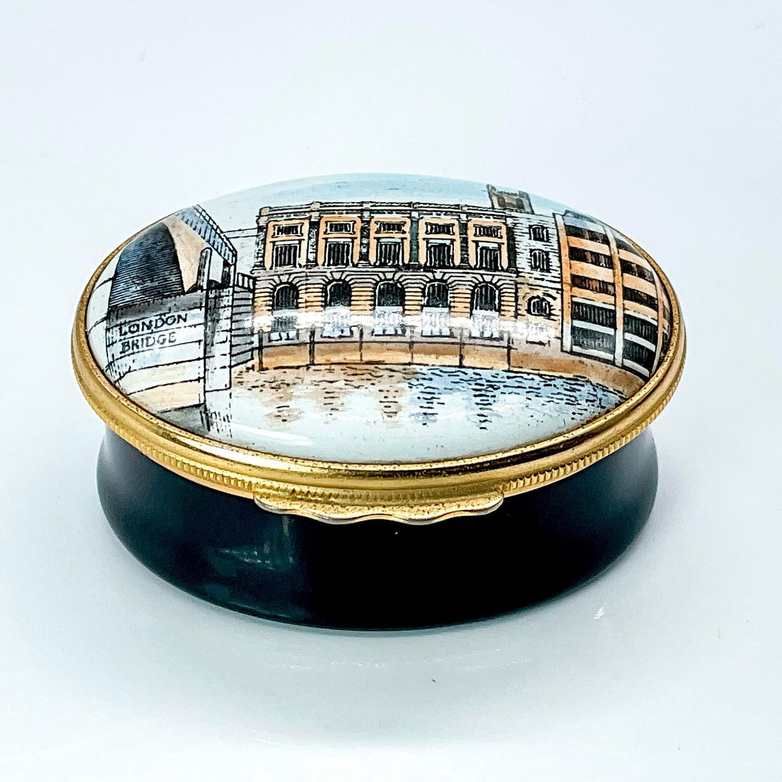 Halcyon Days Enamel Box , Launderers Hall (1 of 3)