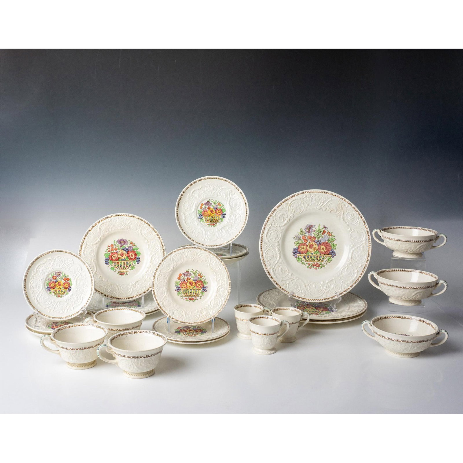24pc Wedgwood Patrician Luncheon Ware China, Windermere (1 of 19)