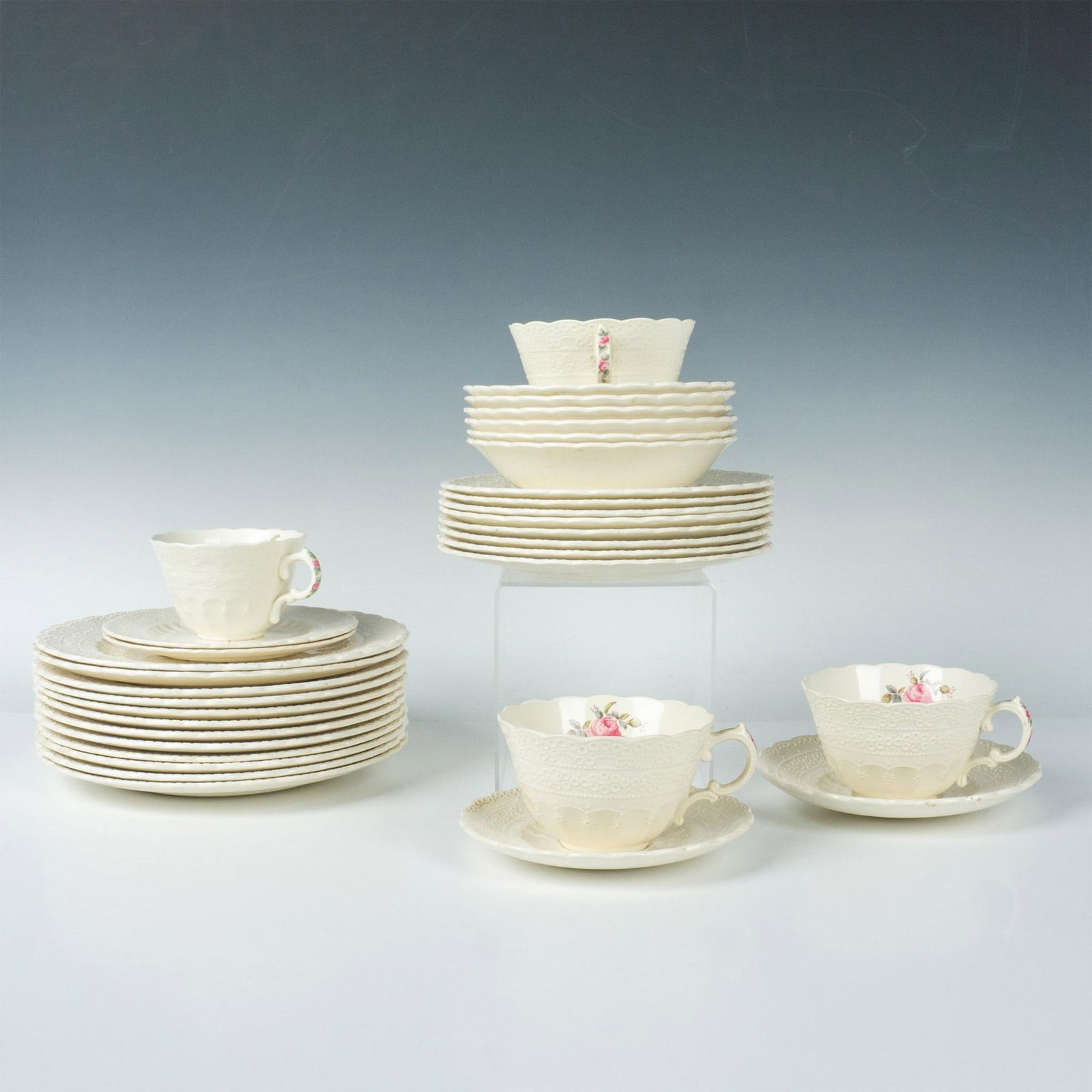 34pc Spode Bone China Dinnerware, Jewel Billingsley Rose: Beautiful group that features the Jewel Billingsley Rose pattern. Includes: 12 Dinner plates; 8 Bread and butter/side plates; 6 Bowls; 3 Large cups with saucers and 1 Small cup with saucer. Spode Cope