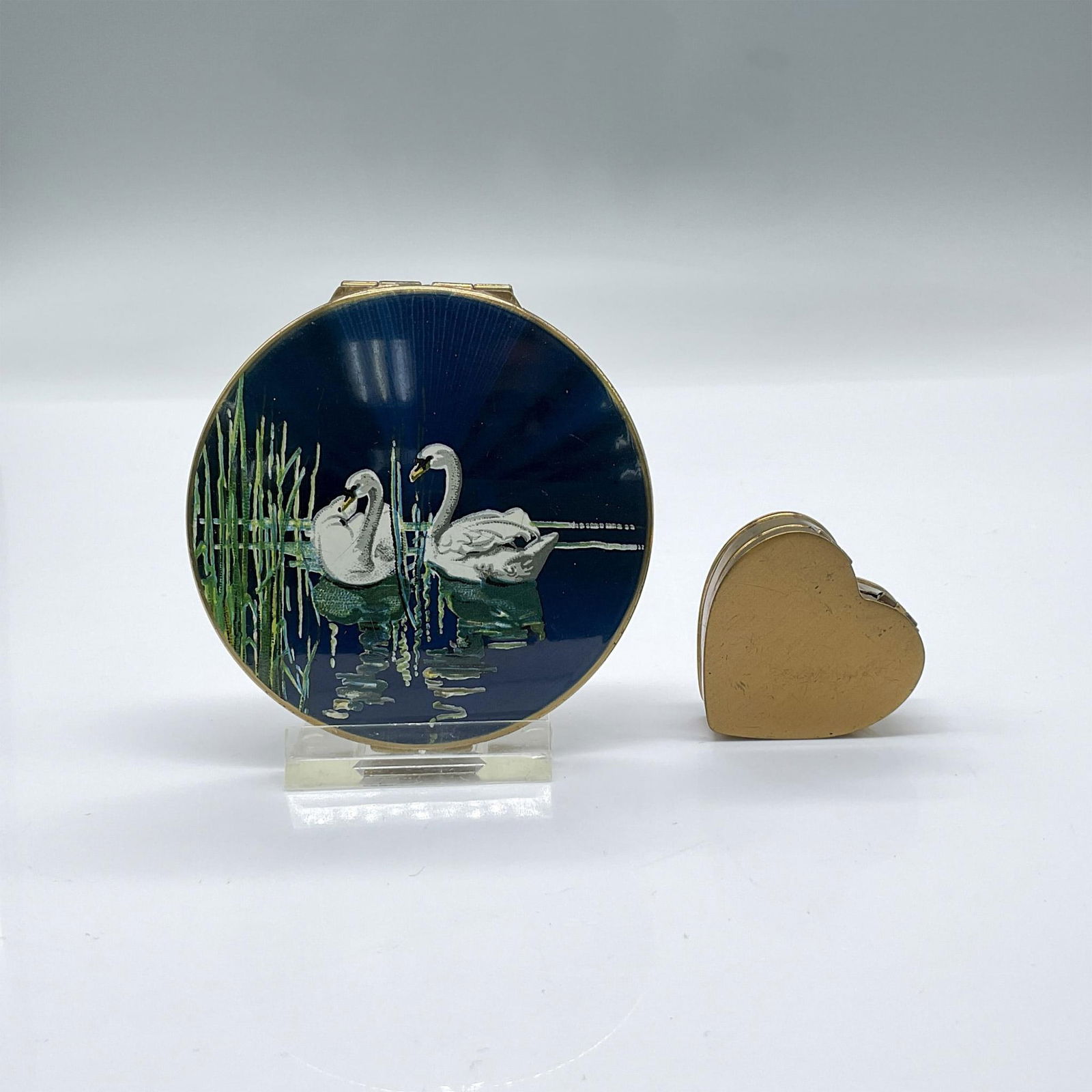 2pc Compacts, Stratton Blue Enameled w Swans + Small Heart (1 of 4)