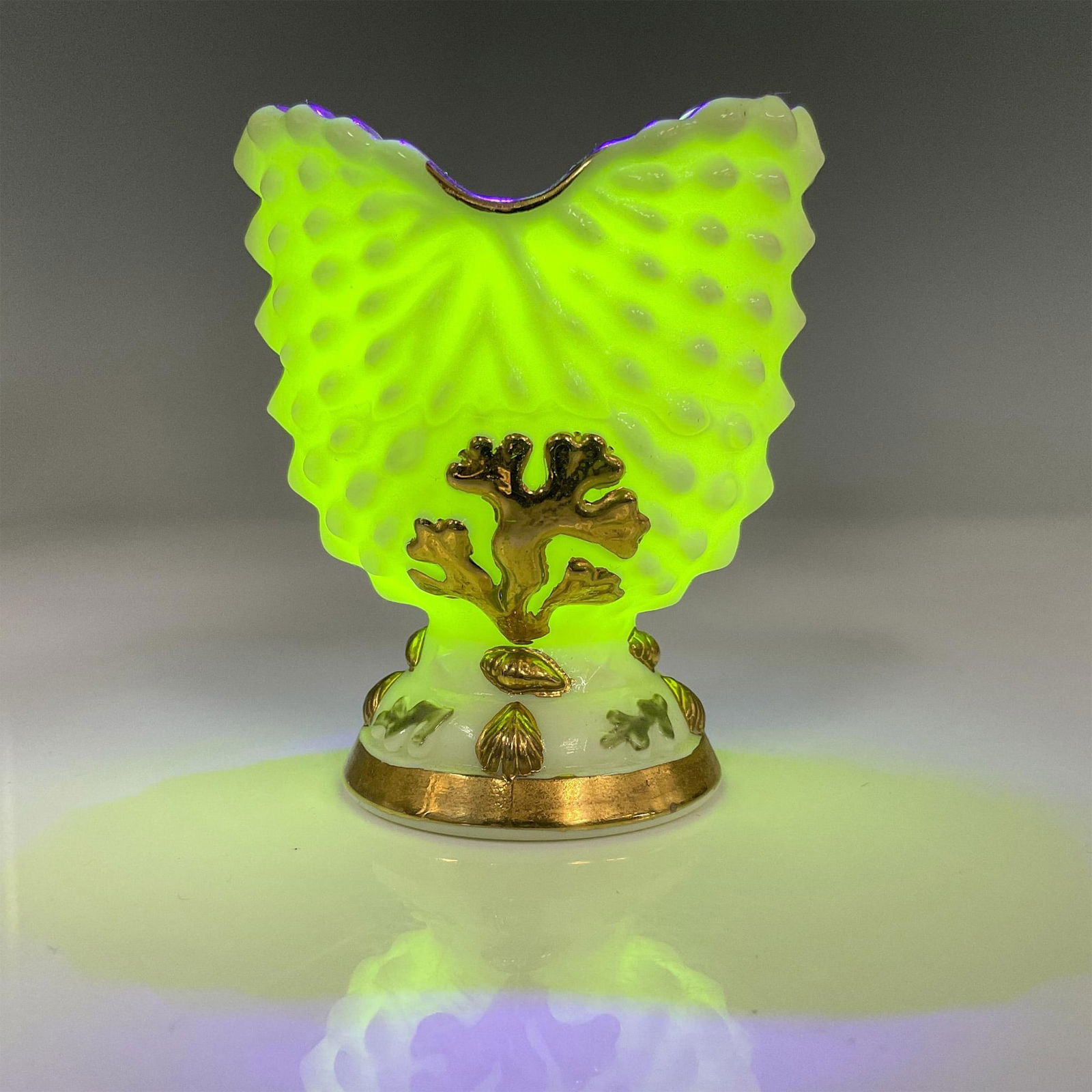 Vintage Uranium Custard Glass Toothpick Holder (1 of 4)