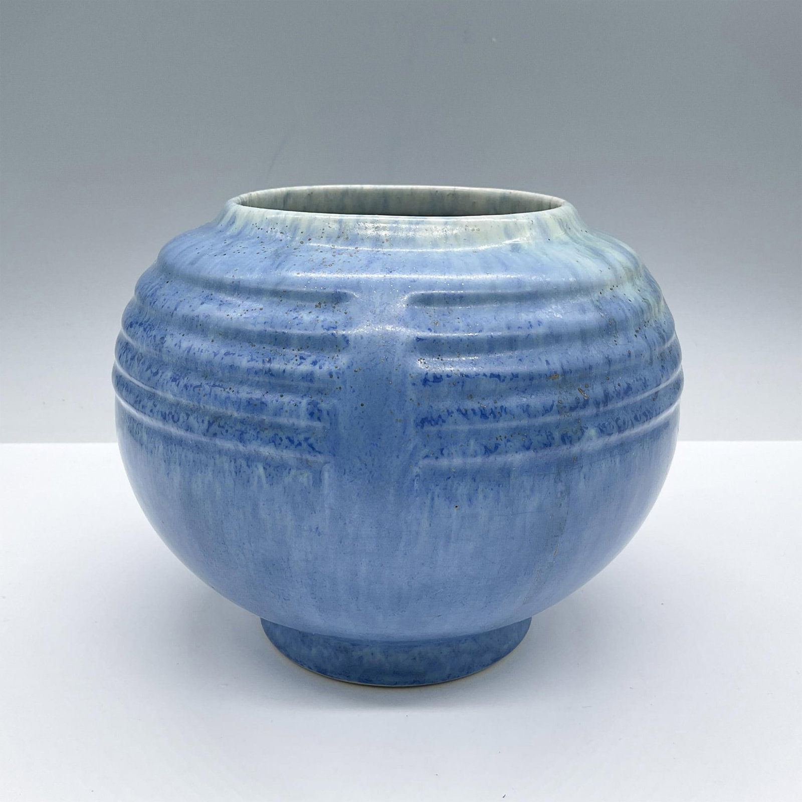 Roseville Pottery Vase, Tourmaline (1 of 3)