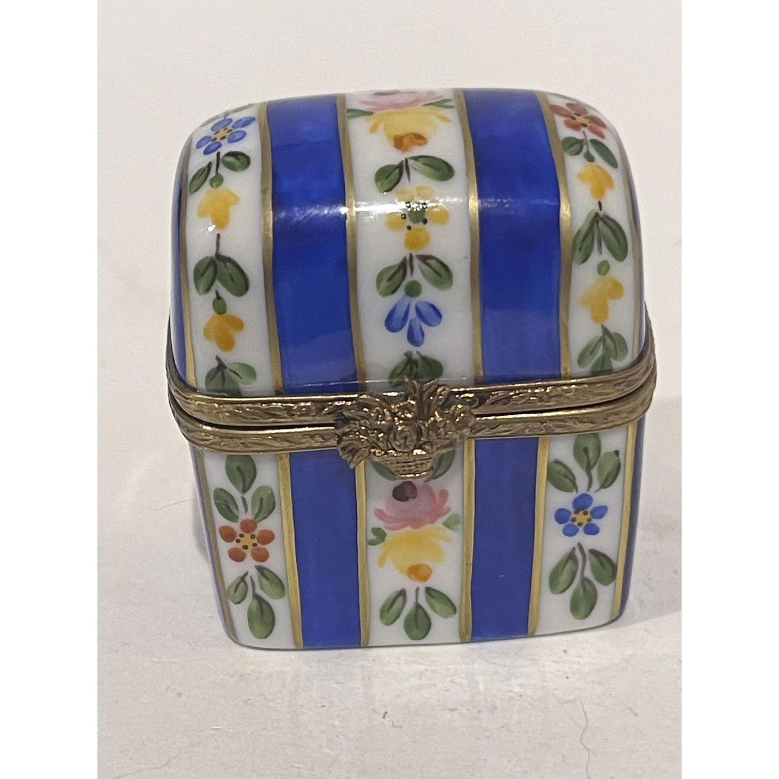 Limoges France Keepsake Box, Cobalt Victorian Floral Style (1 of 6)