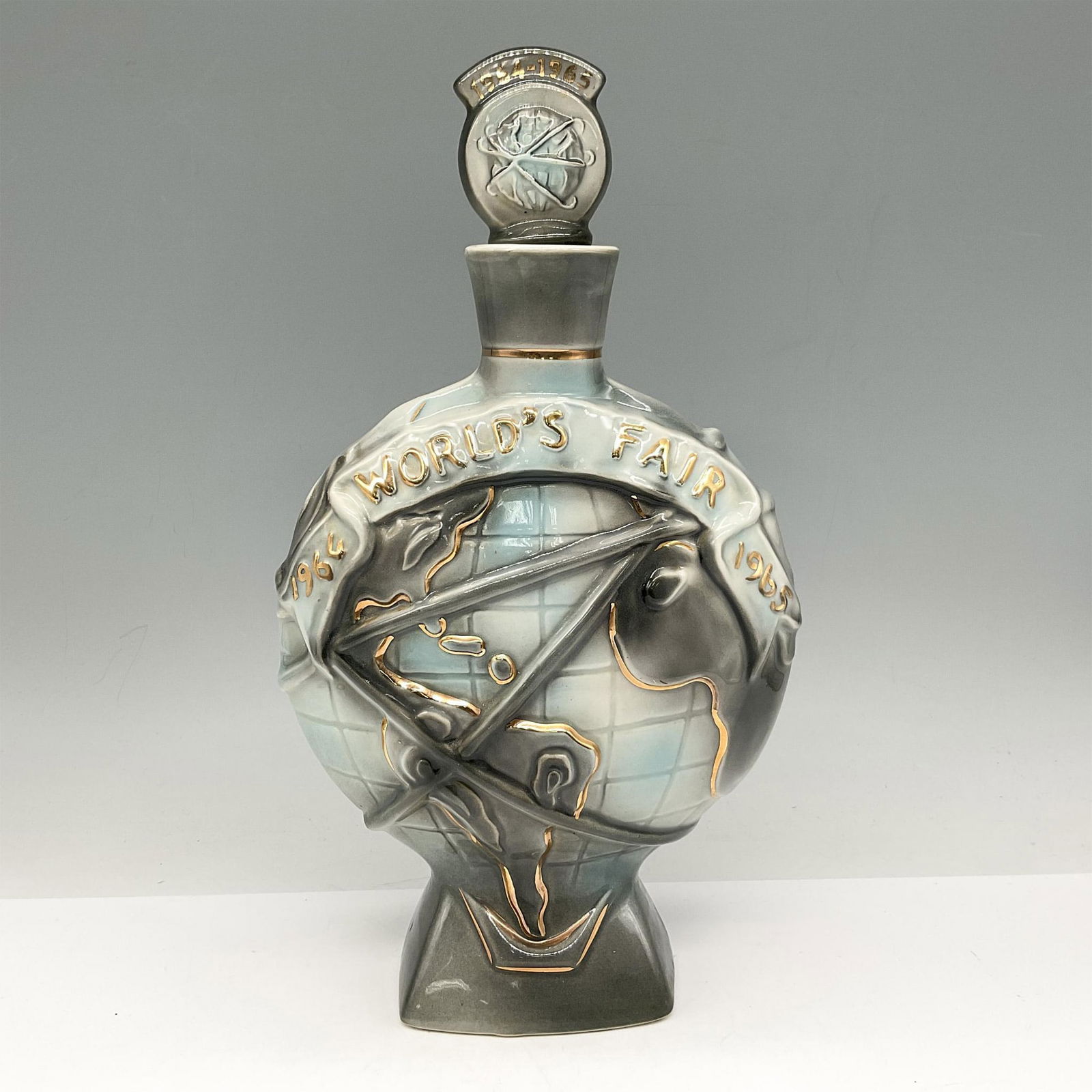 Jim Beam Porcelain Collectible Decanter, 1964 World's Fair NY (1 of 4)