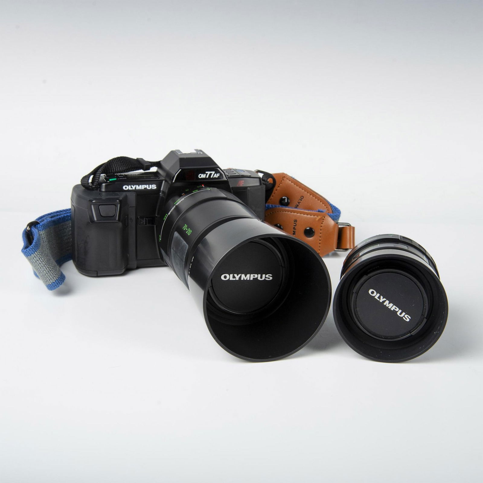 Olympus OM77AF 35mm Film SLR Camera w/ 2 Lenses & Bag (1 of 10)