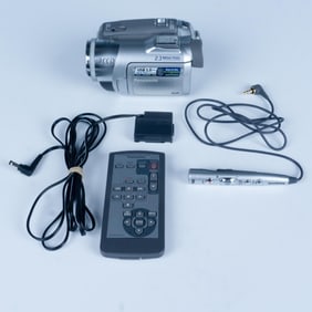 5pc Panasonic PV-GS150 2.3 MP 3CCD MiniDV Camcorder