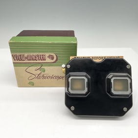 Sawyer's Inc. View-Master Stereoscope + 15 Reels