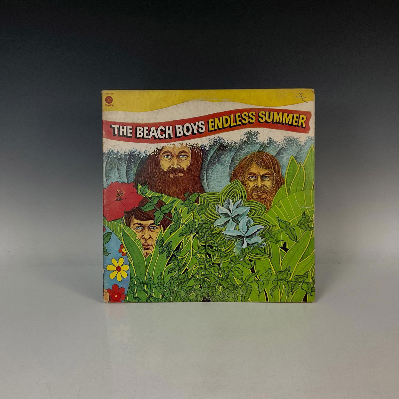 The Beach Boys: Endless Summer Vintage Vinyl LP Record: Vintage double record from Capitol for the American rock band, The Beach Boys' compilation recording Endless Summer. Hits includes Surfin Safari, California Girls, Surfin USA, Little Duece Coup, Fun F