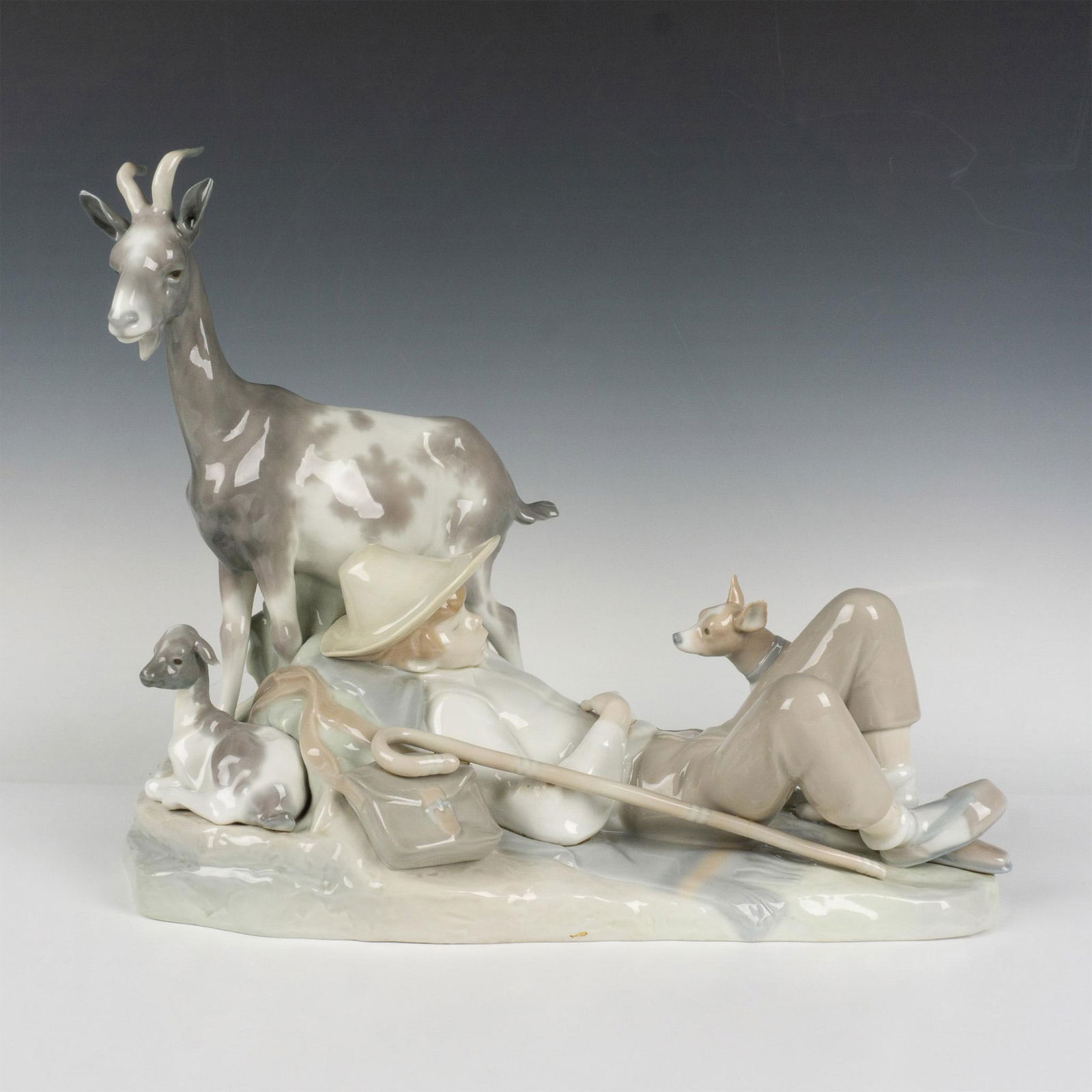 Lladro Porcelain Figurine, Shepherd Sleeping 1001104 (1 of 8)