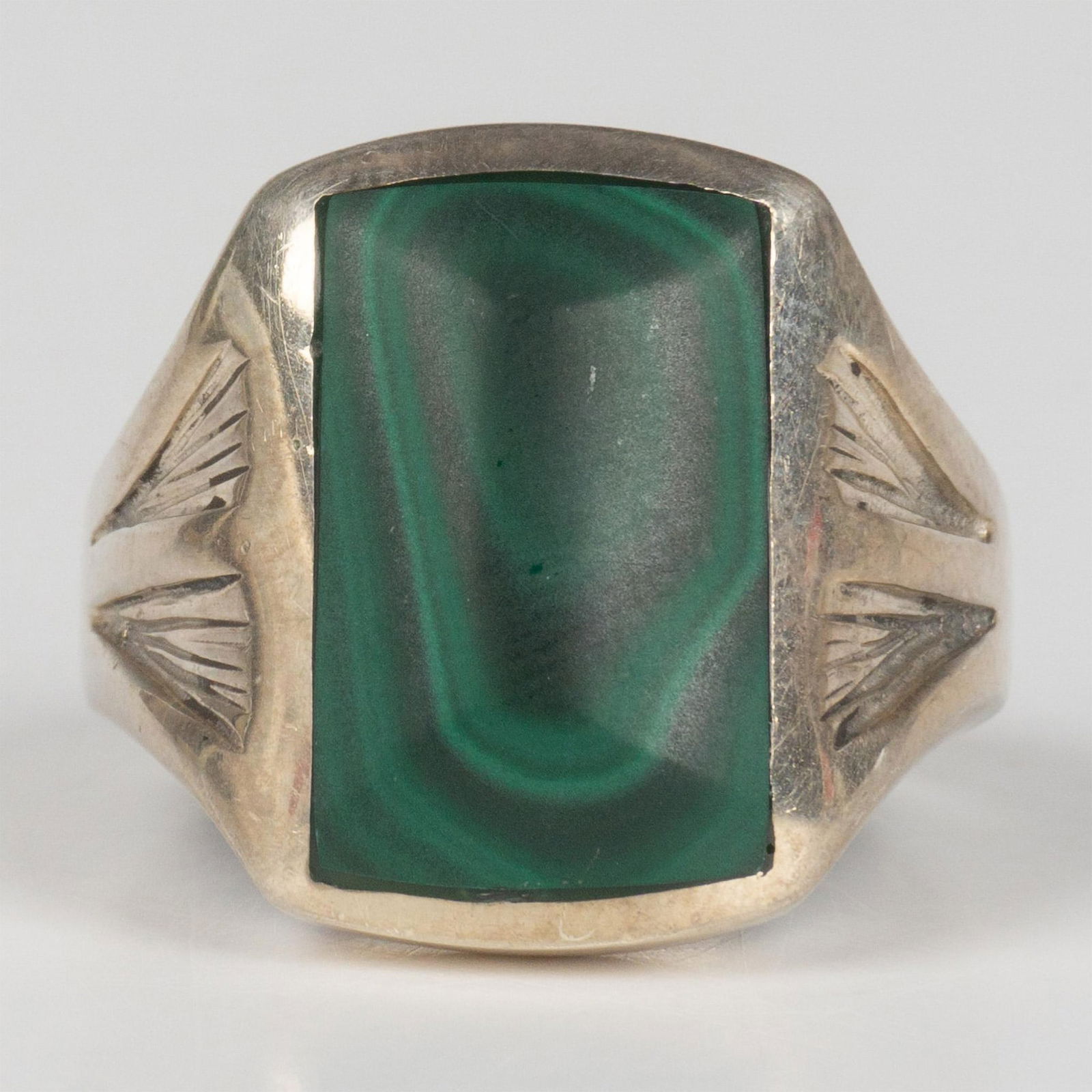 Beautiful Sterling Silver & Malachite Ring (1 of 8)