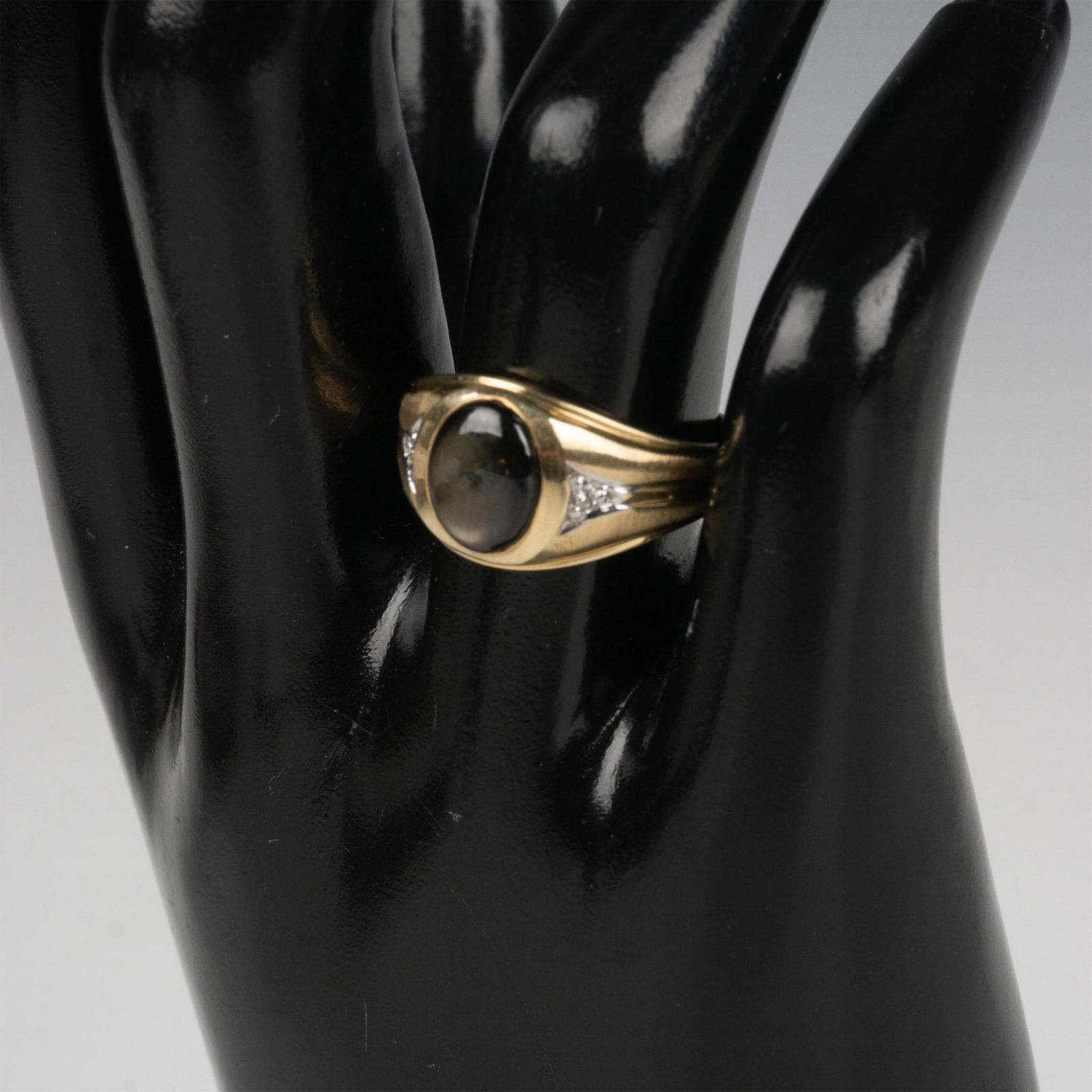Beautiful 14K Gold, Black Star Sapphire, and Diamond Ring (1 of 4)