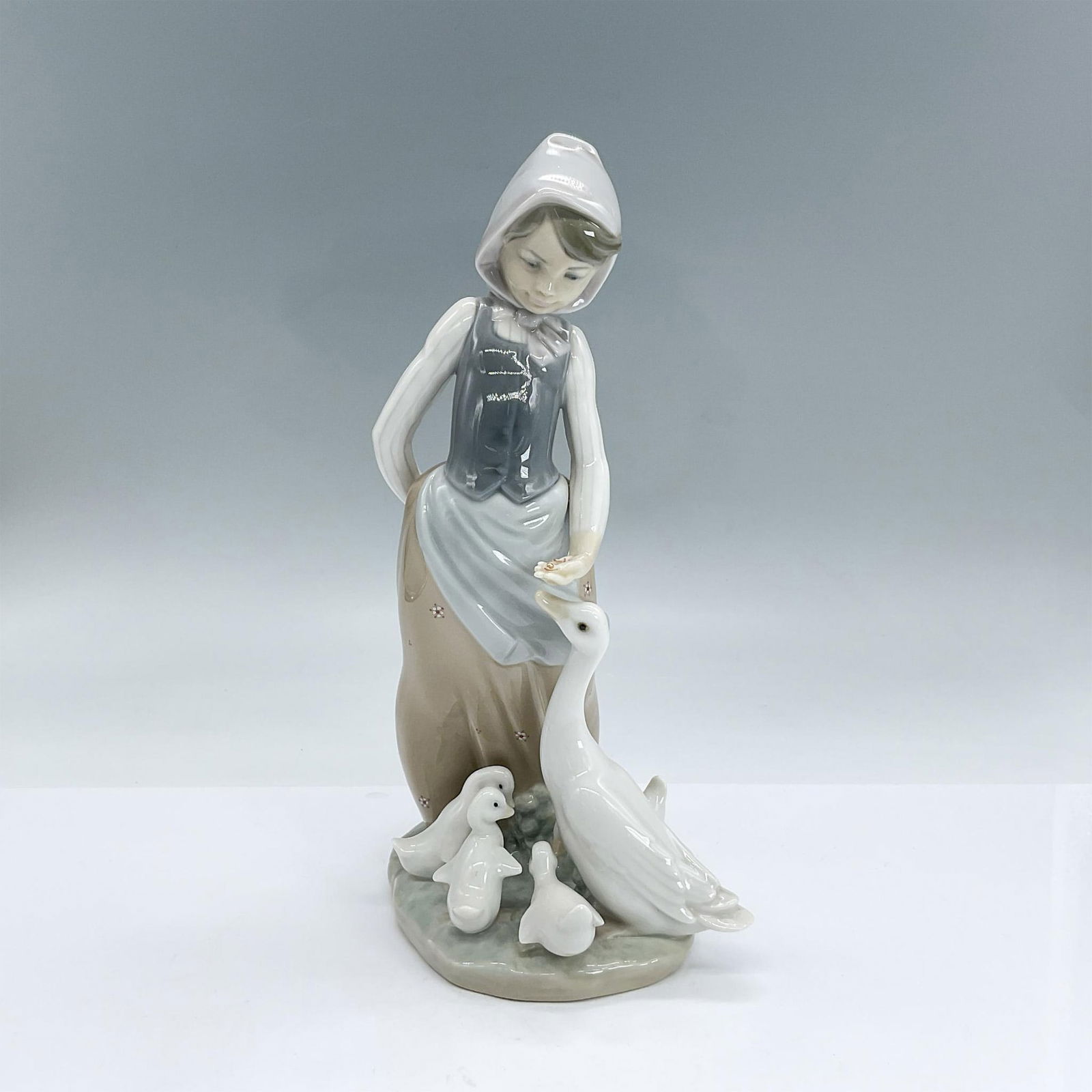 Feedtime 1001277 - Lladro Porcelain Figurine (1 of 3)