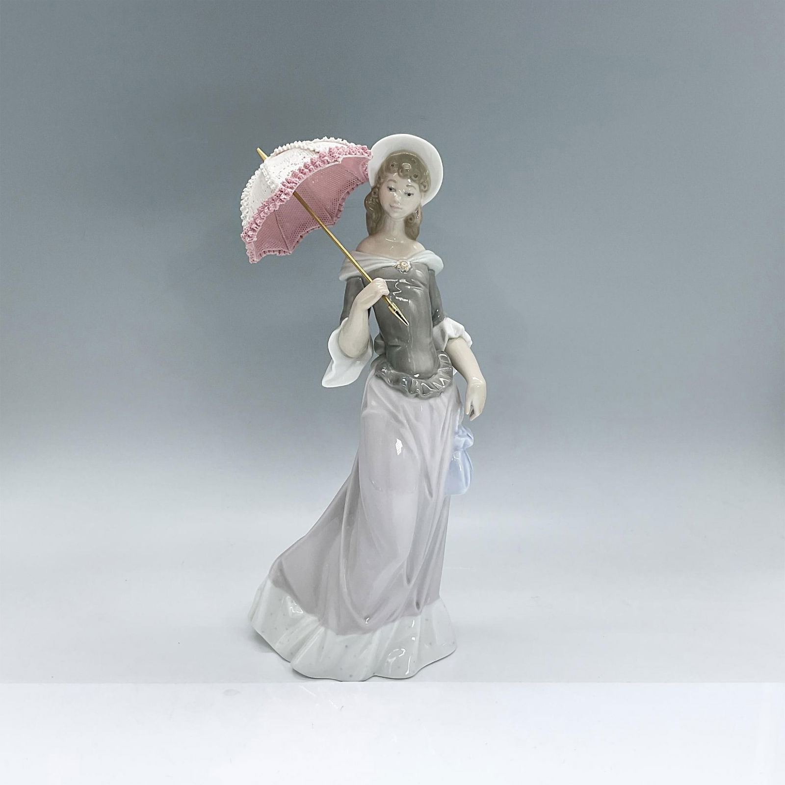 Walking 1005003 - Lladro Porcelain Figurine (1 of 3)