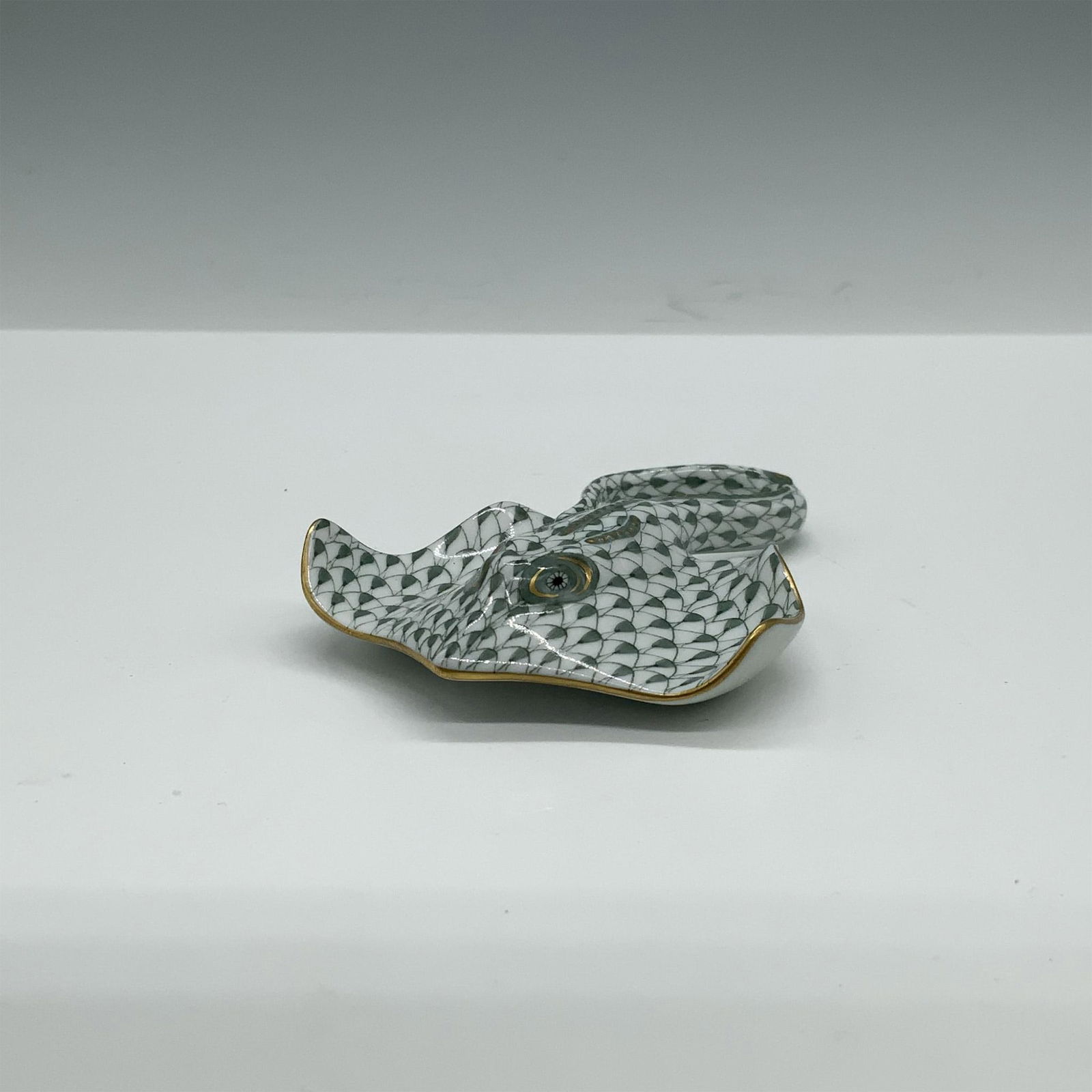 Herend Porcelain Animal Figurine, Stingray (1 of 3)
