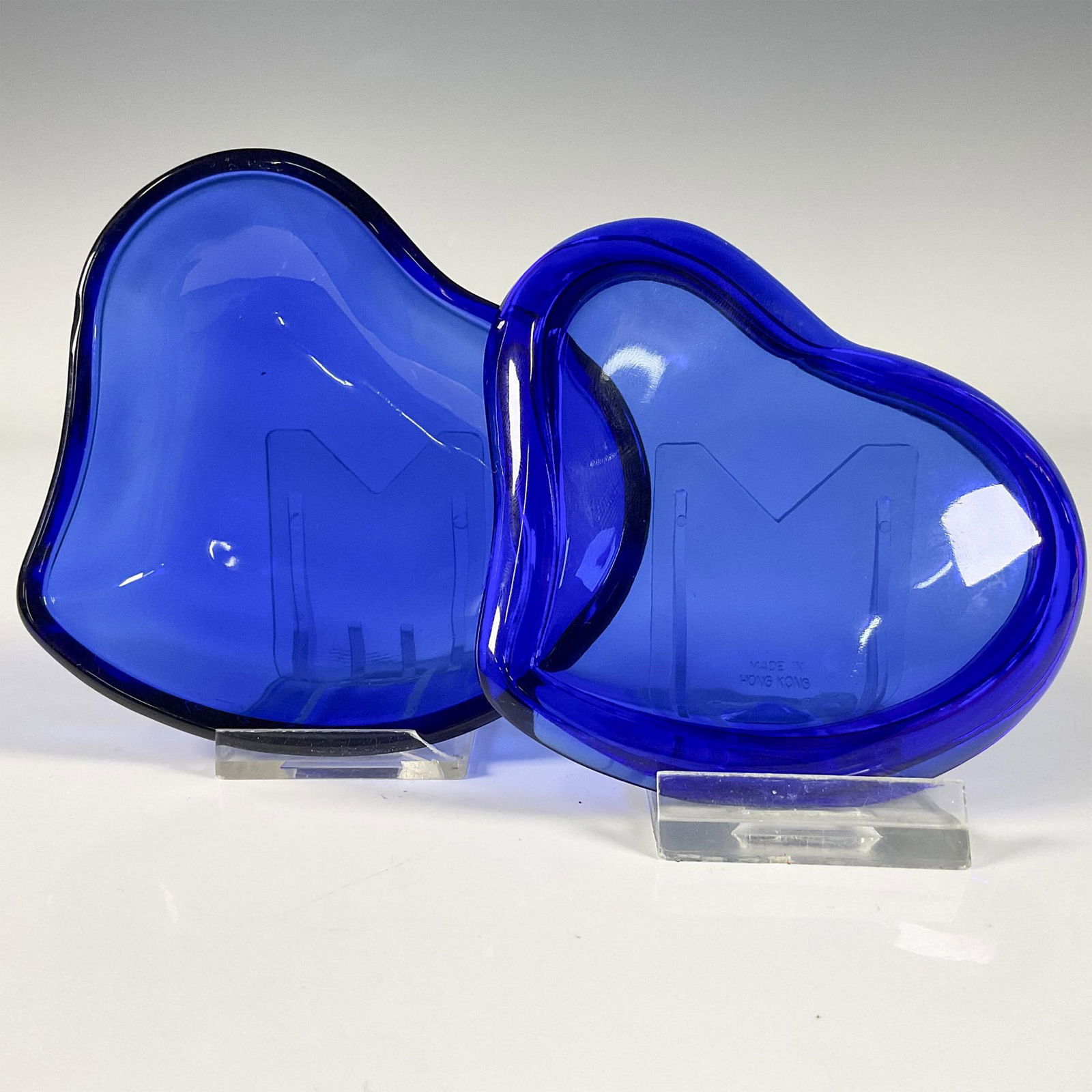 Elsa Peretti x Tiffany & Co. Glass Treasure Box, Blue Heart (1 of 8)