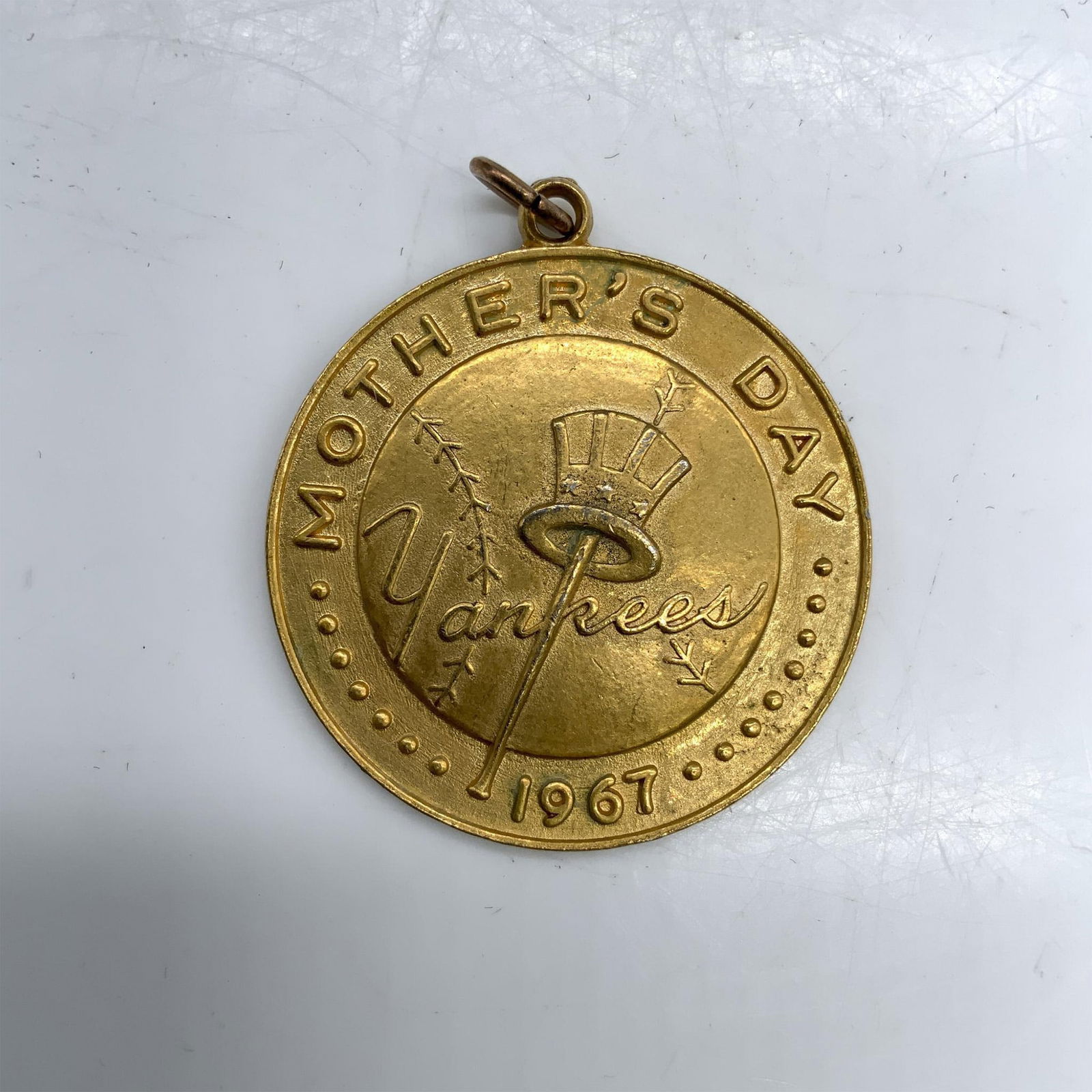 1967 NY Yankees Mother's Day Commemorative Pendant (1 of 3)